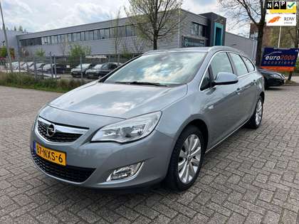 Opel Astra Sports Tourer 1.6 Cosmo - Automaat - Airco - Cruis
