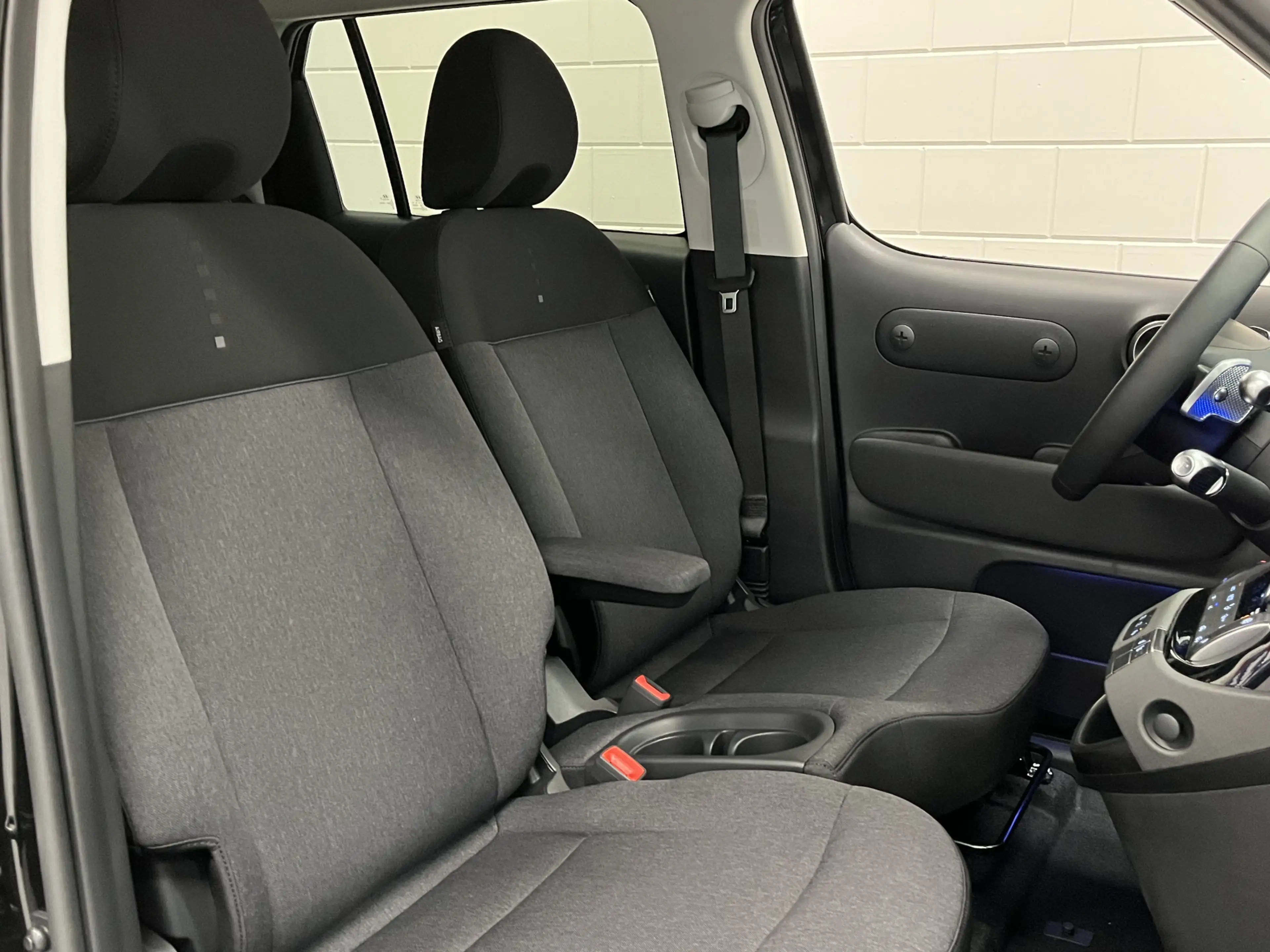 Hyundai Inster Evolve 49 kWh Volledig Elektrisch met Navigatie, W — photo 3