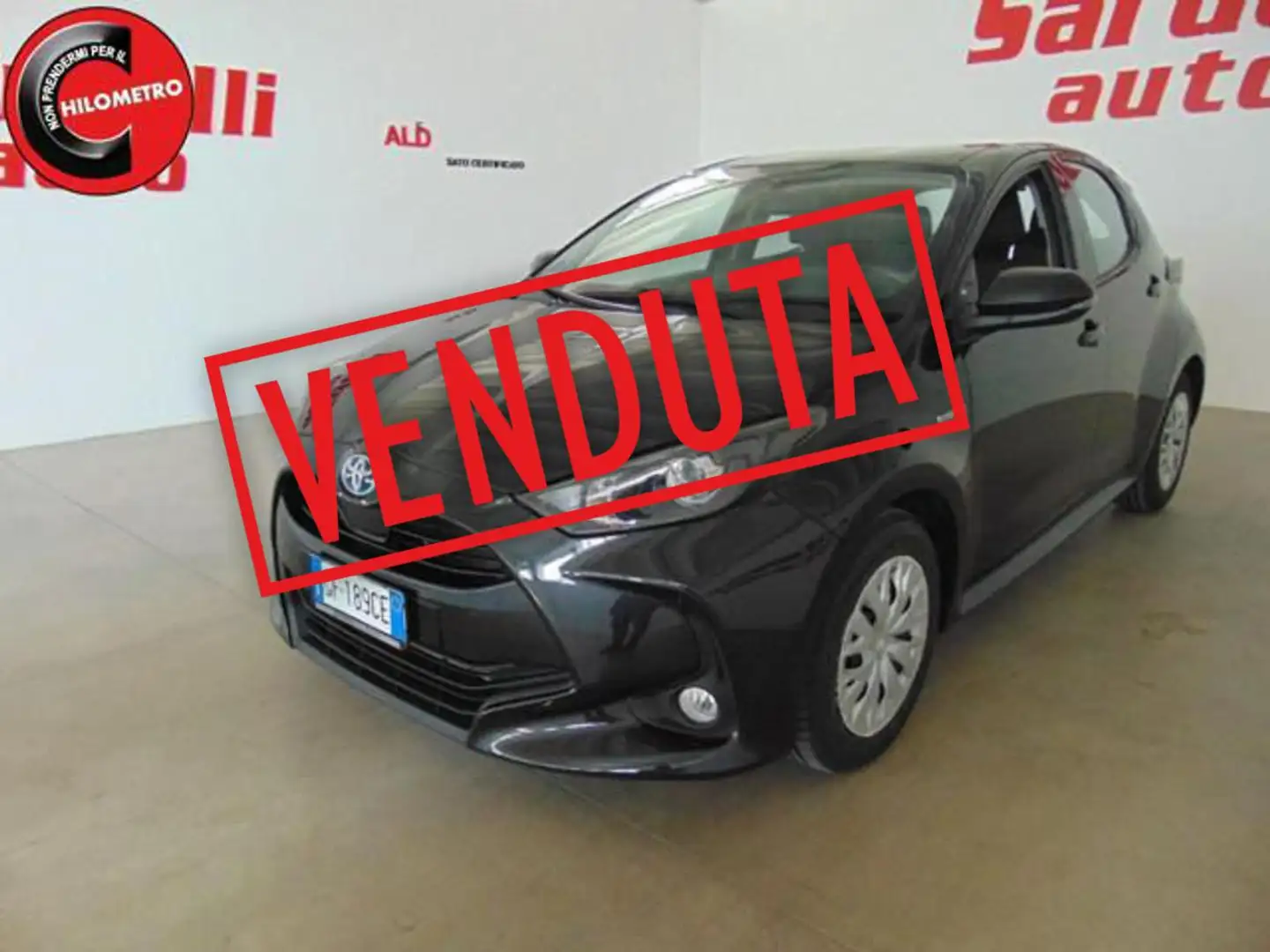 Toyota Yaris 1.5 Hybrid 5 porte Business Zwart - 1