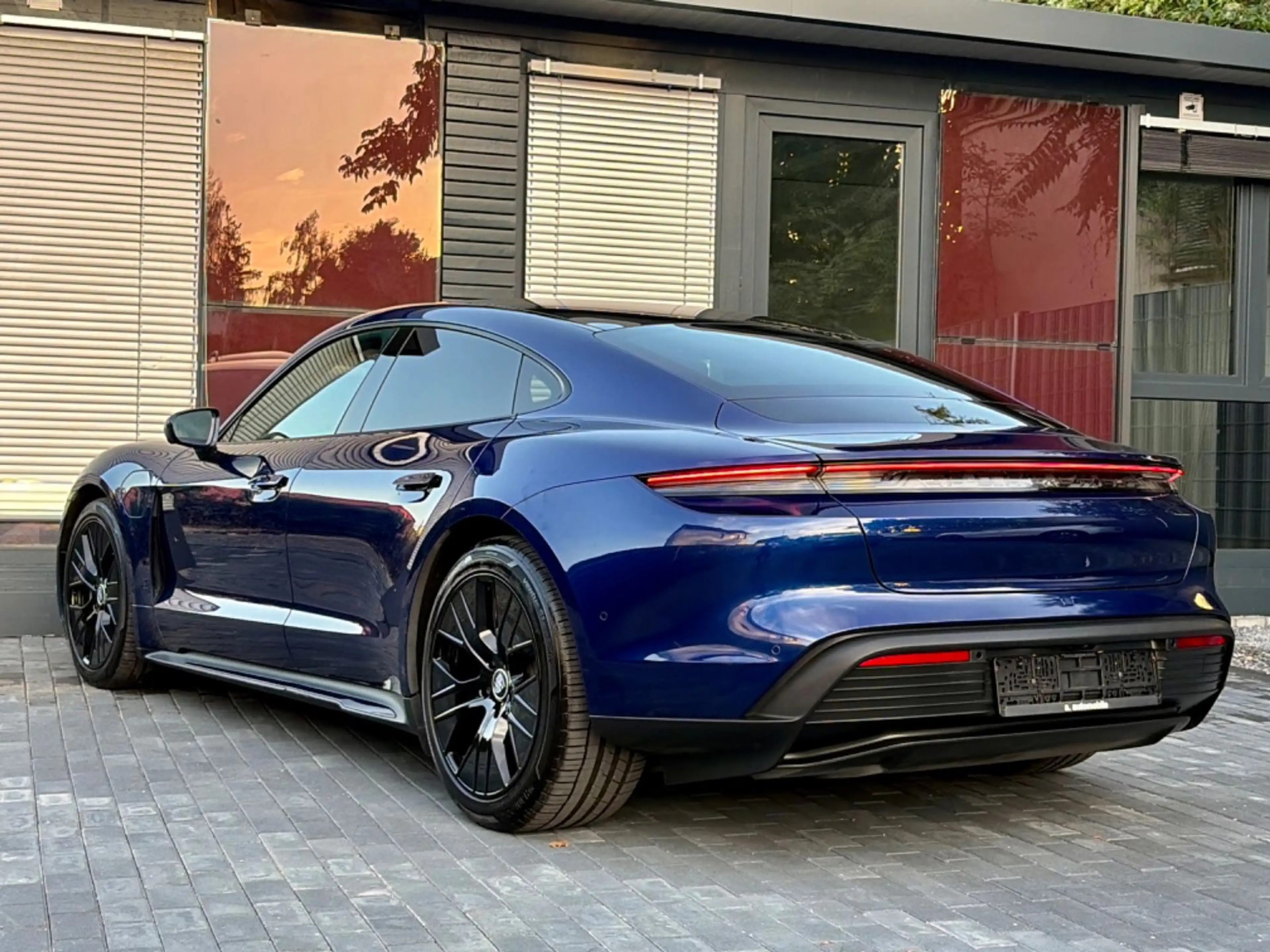 Porsche Taycan /MEMORY/PANORAMADACH/360°K/NAVI/ACC — photo 6