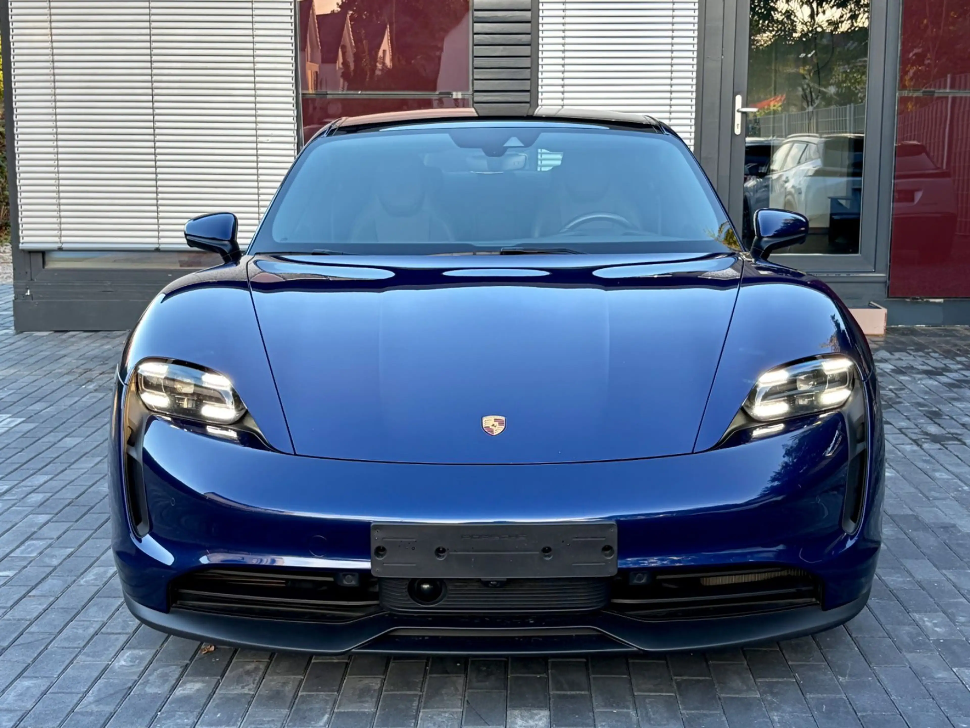Porsche Taycan /MEMORY/PANORAMADACH/360°K/NAVI/ACC — photo 2
