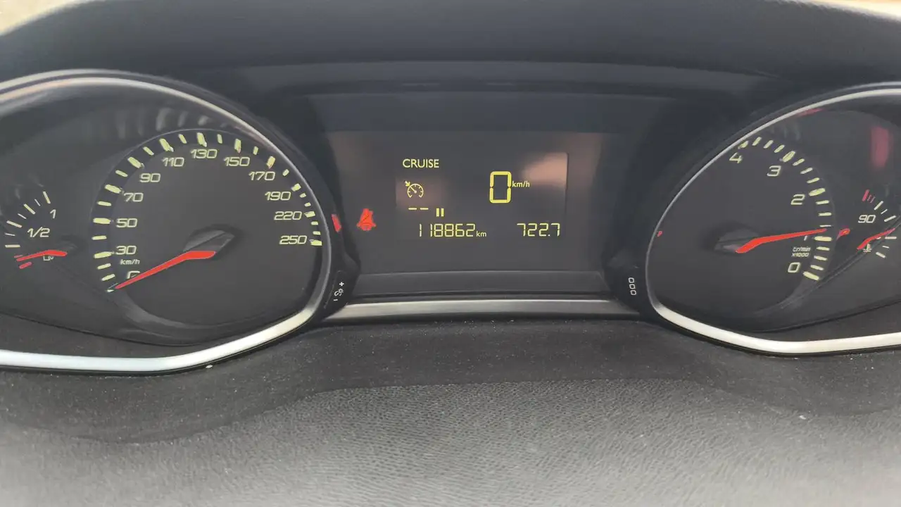 Peugeot 308 308 — photo 12