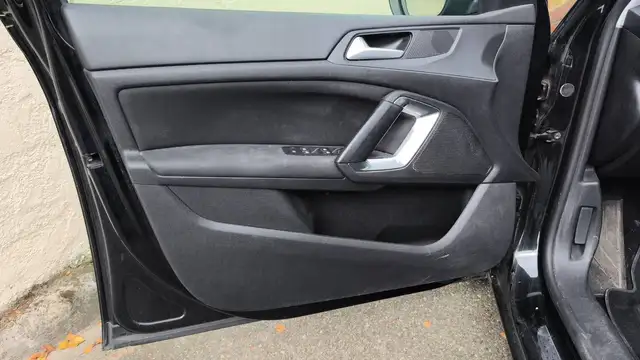 Peugeot 308 view 7