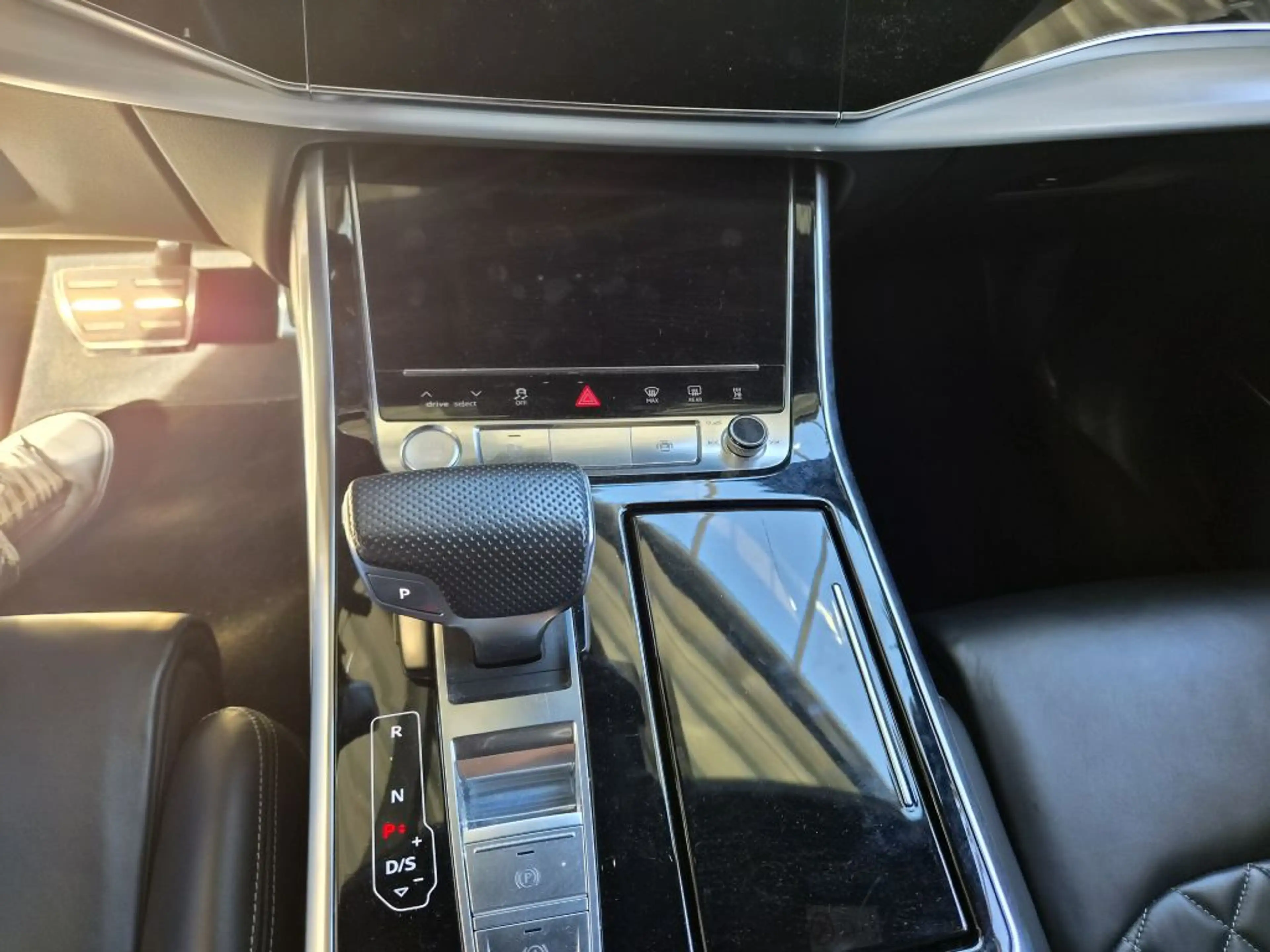 Audi Q8 50 TDI quattro tiptronic — photo 11