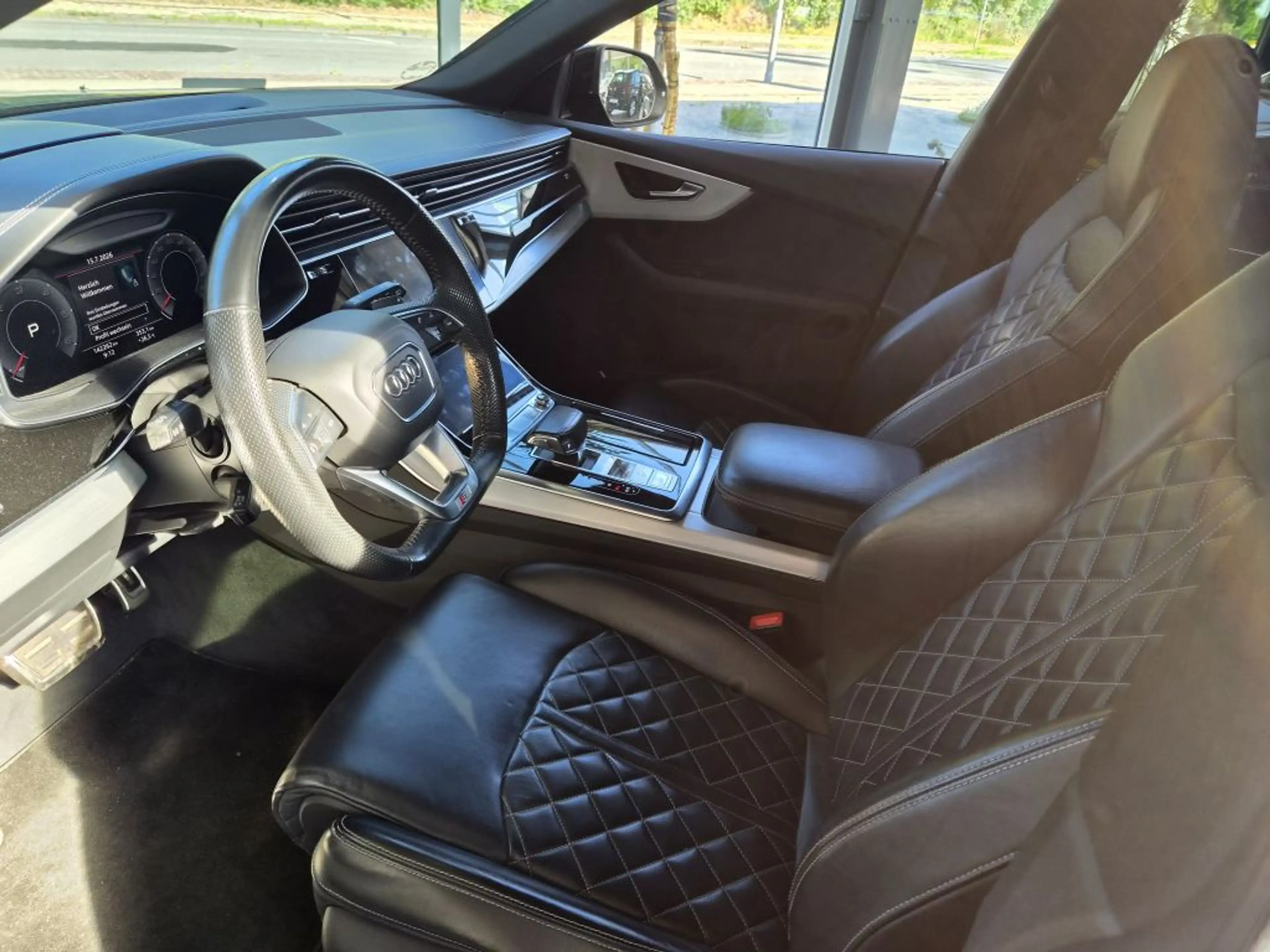 Audi Q8 50 TDI quattro tiptronic — photo 9