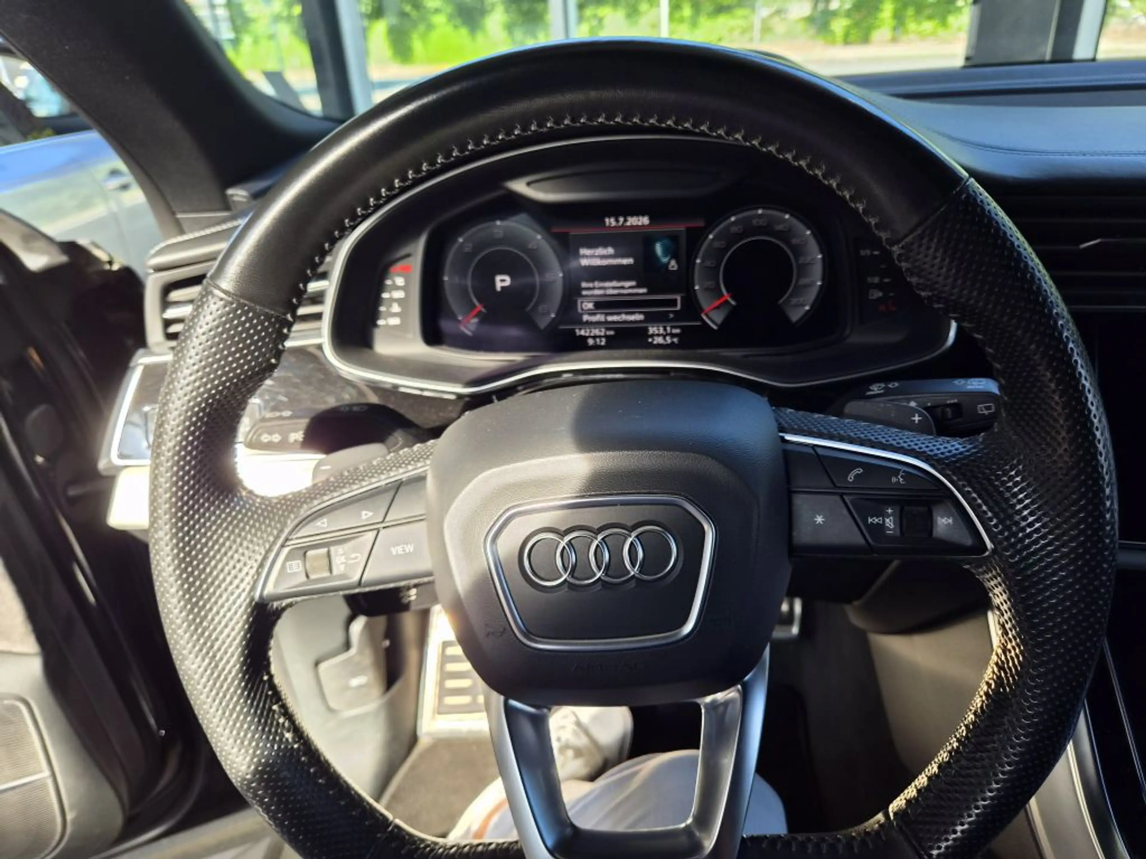 Audi Q8 50 TDI quattro tiptronic — photo 10