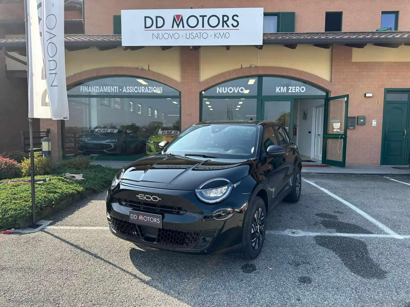 Fiat 600 Hybrid MHEV CAMBIO AUTOMATICO Zwart - 1
