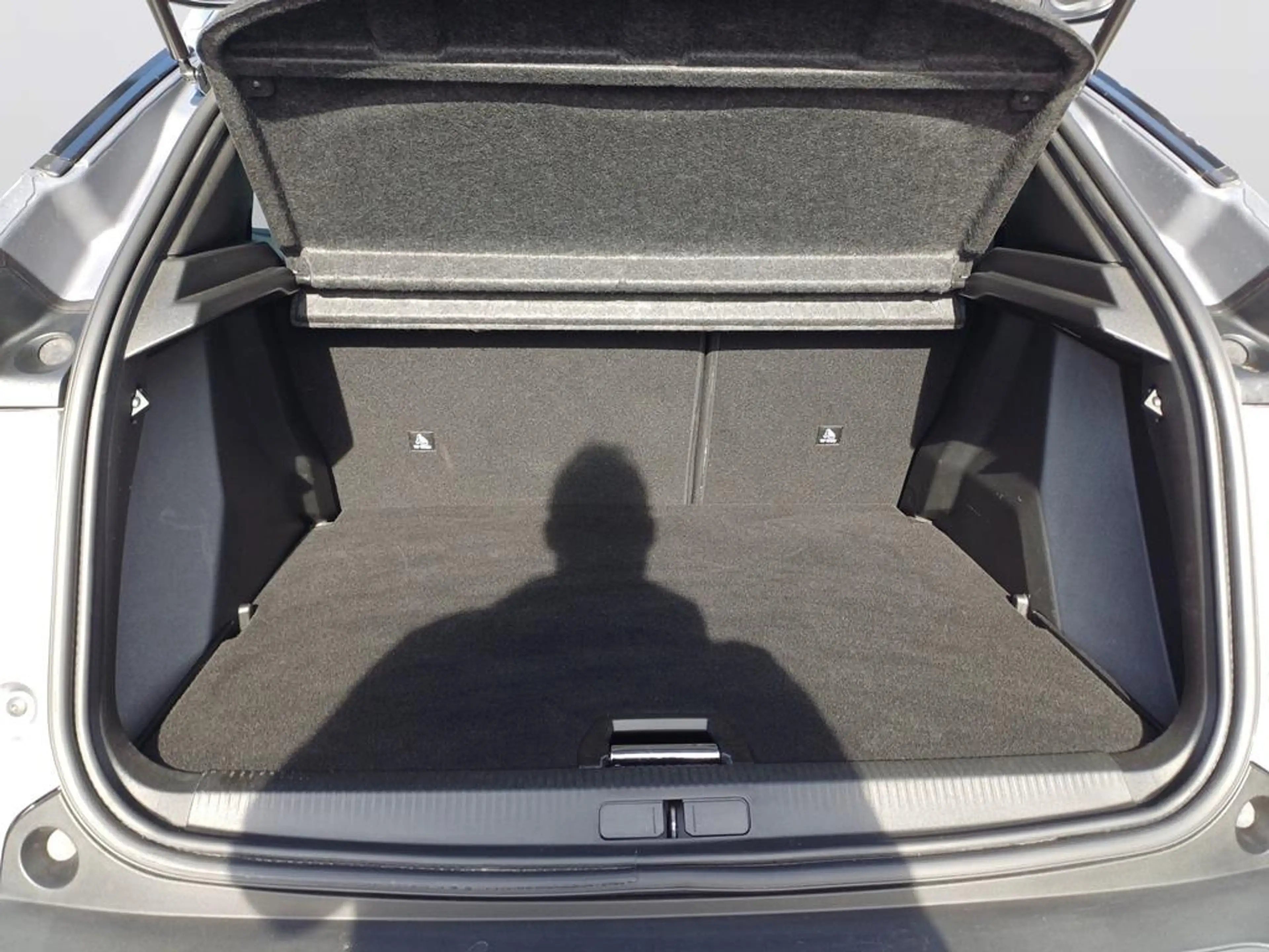 Peugeot 2008 Allure — photo 7