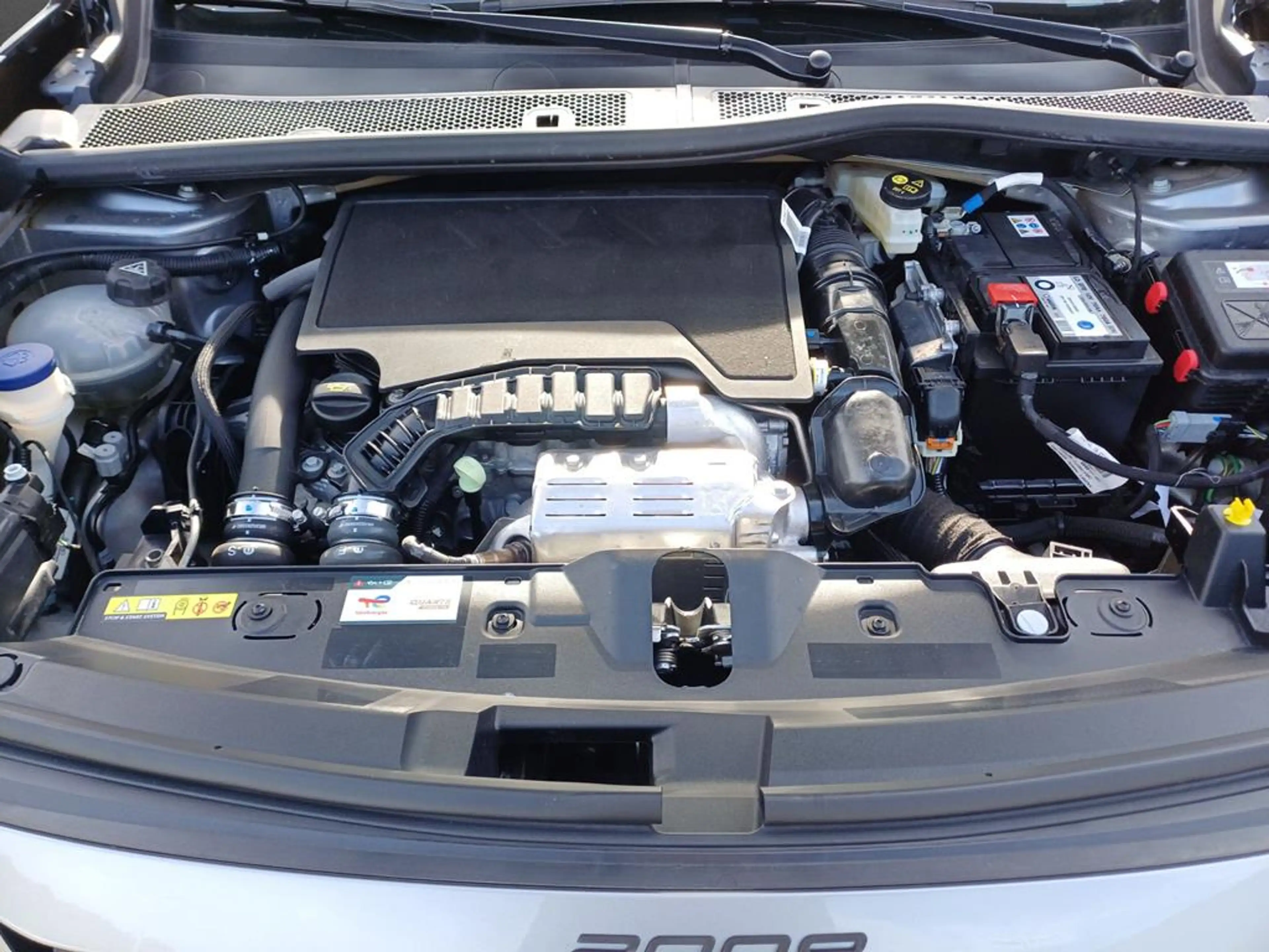 Peugeot 2008 Allure — photo 5