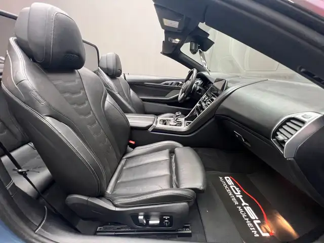 BMW 8 Series view 13