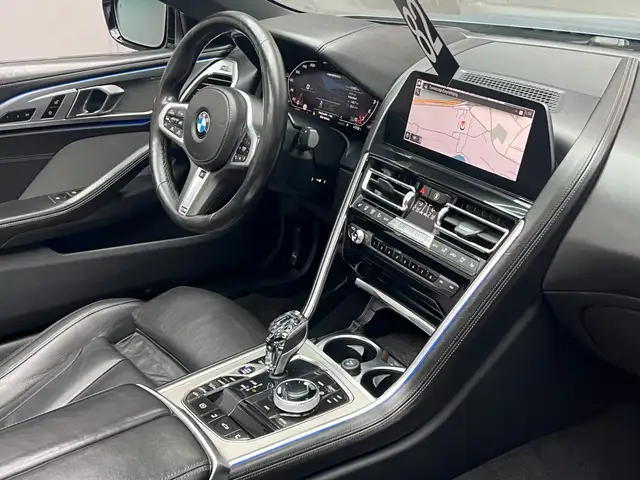 BMW 8 Series view 12
