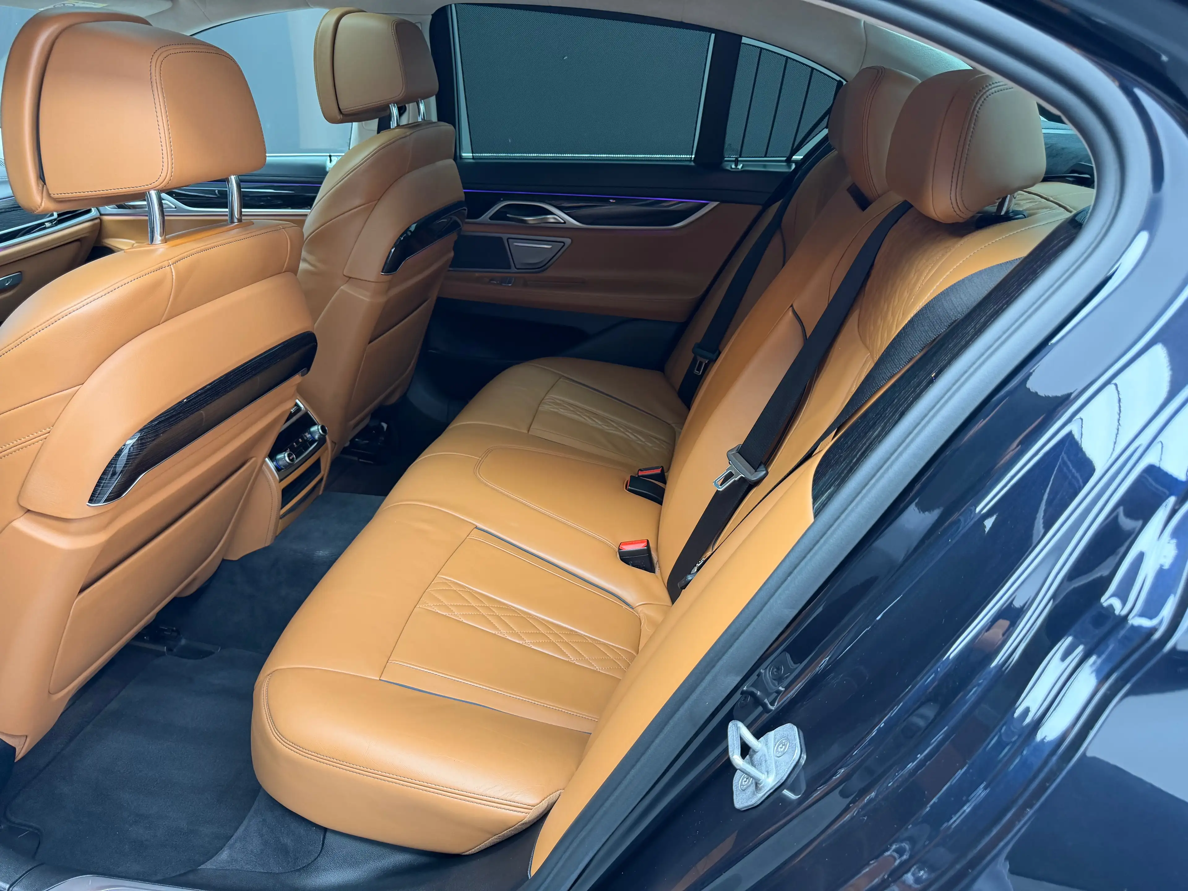 BMW 740 eAS Plug-In Hybrid * PACK M + FULL OPTIONS + GARANTIE * — photo 9