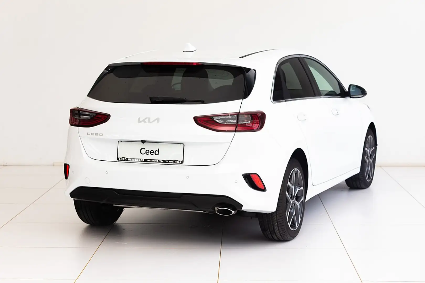 Kia Ceed / cee'd ceed 1,5 TGDI Gold 48V DCT Weiß - 2