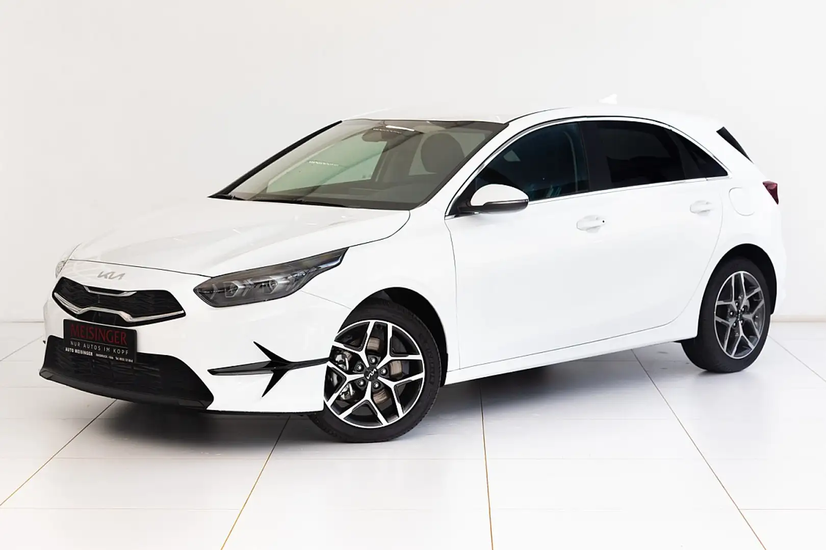 Kia Ceed / cee'd ceed 1,5 TGDI Gold 48V DCT Weiß - 1