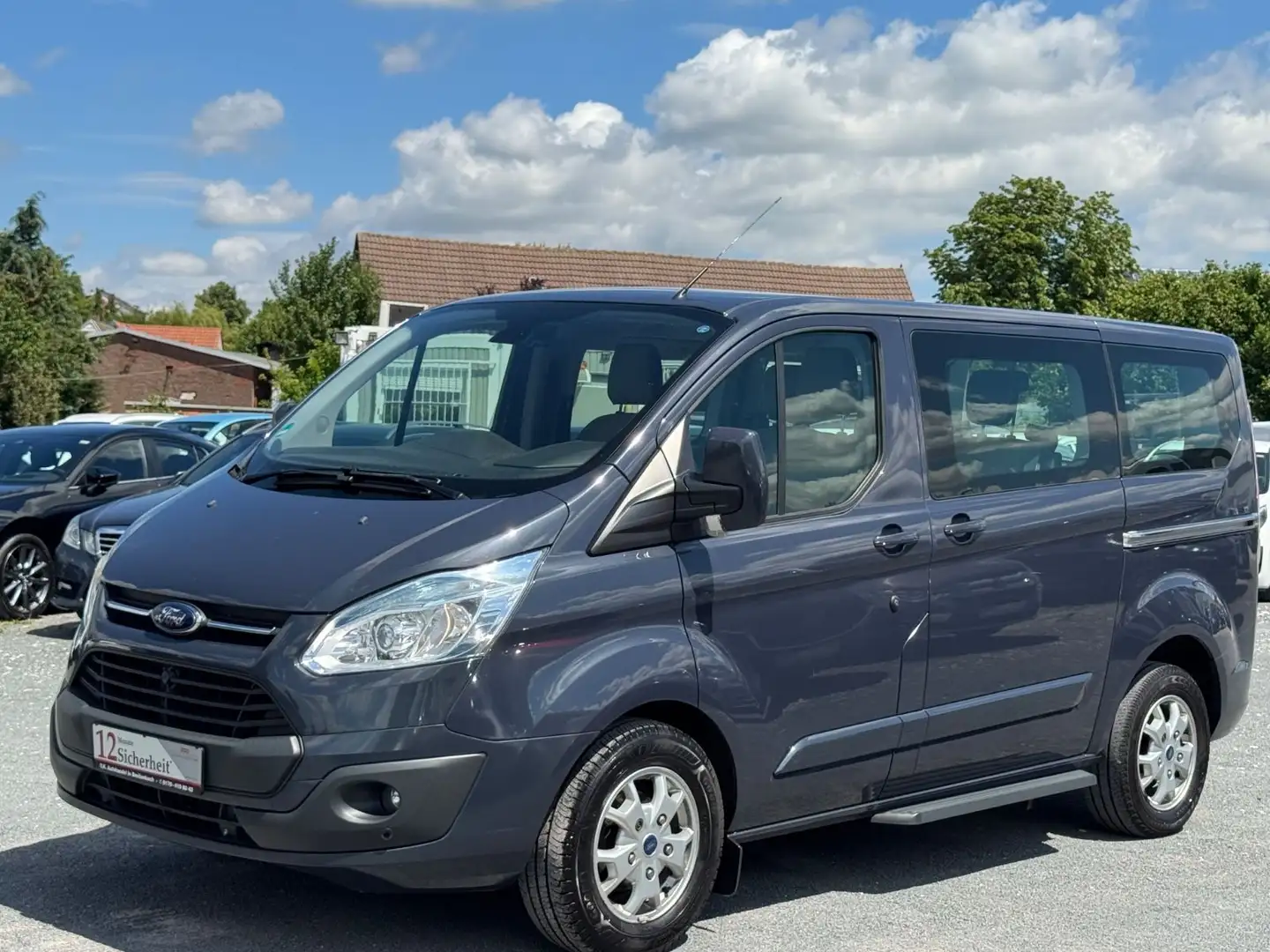 Ford Tourneo Custom Kombi 300 L1 Titanium 8 SITZE Grau - 2