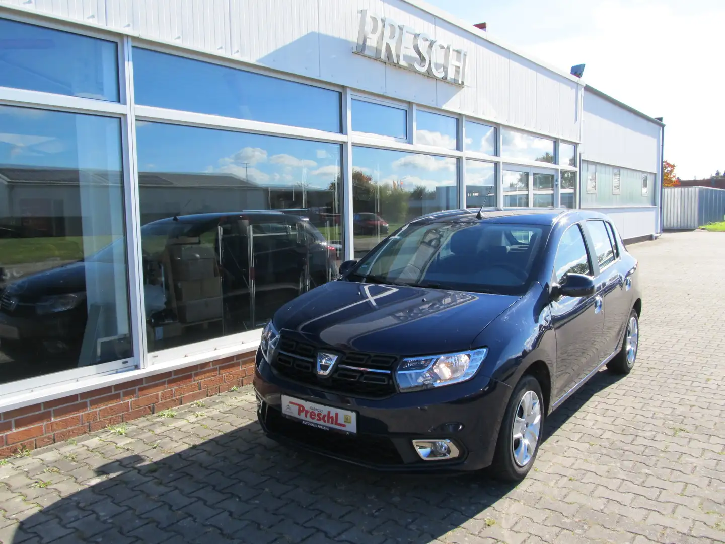 Dacia Sandero Comfort, Klimaanlage, Allwetterreifen, TÜV neu Blau - 1