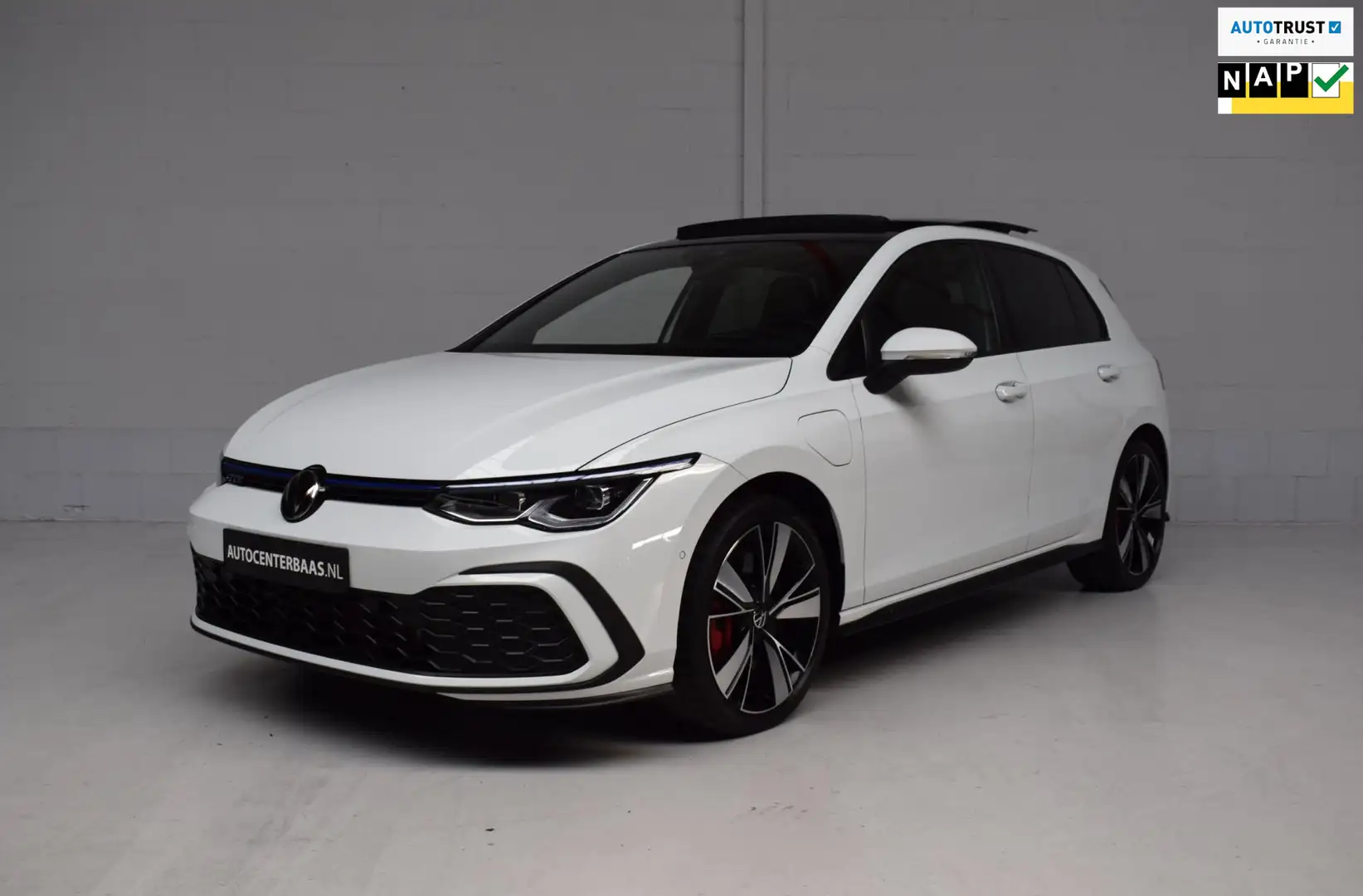 Volkswagen Golf GTE 1.4 eHybrid IQ-LED / HEAD-UP / PANORAMADAK / CAMER Wit - 1