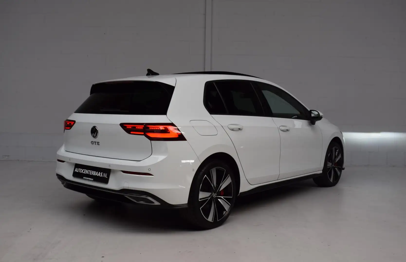 Volkswagen Golf GTE 1.4 eHybrid IQ-LED / HEAD-UP / PANORAMADAK / CAMER Wit - 2
