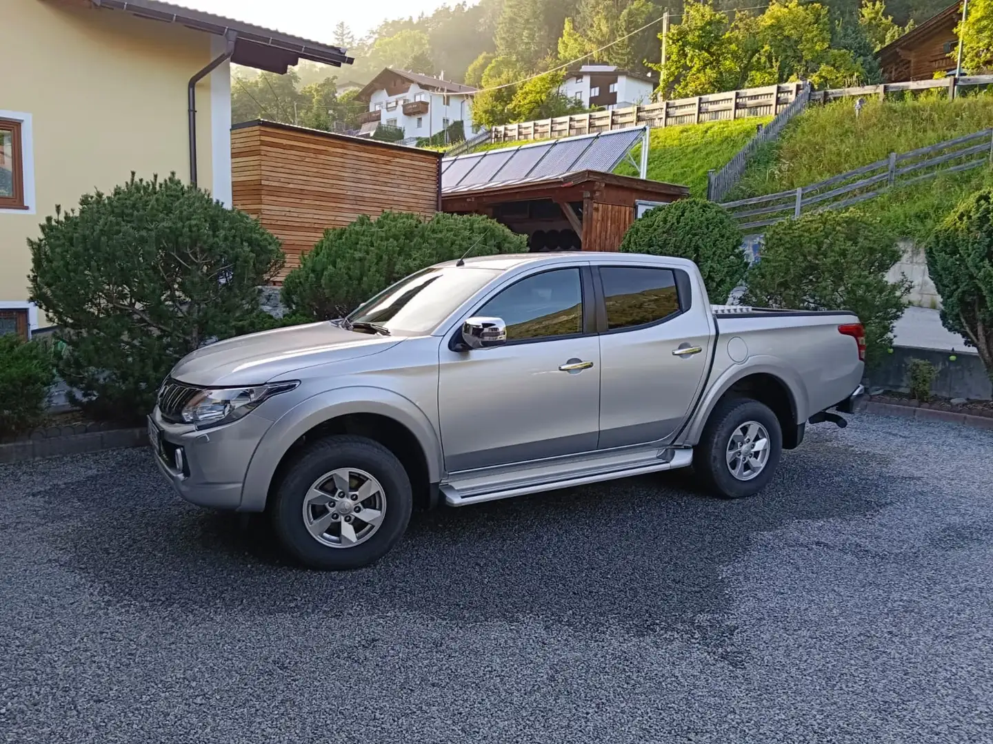 Mitsubishi L200 - 1