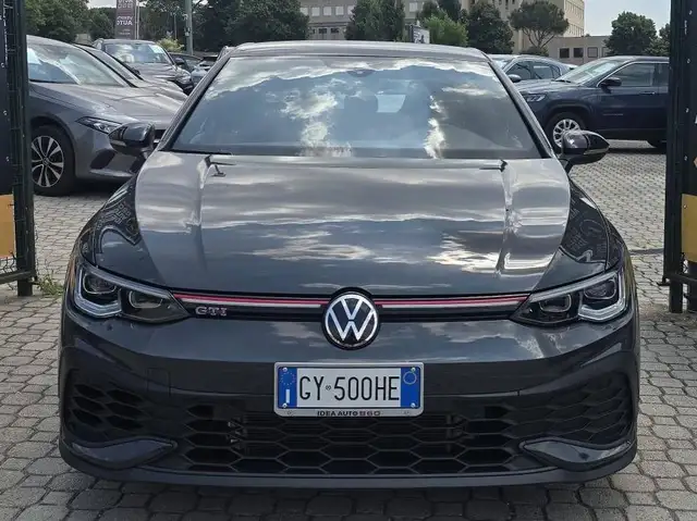 Volkswagen Golf view 2