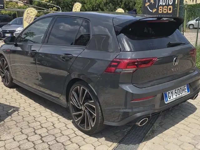 Volkswagen Golf view 4