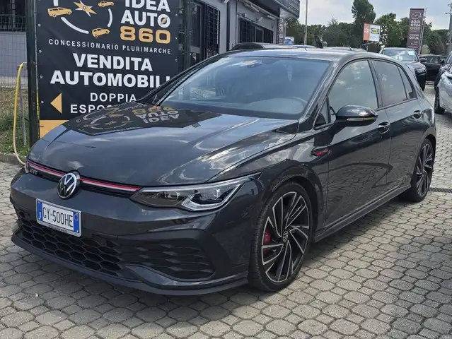 Volkswagen Golf view 3