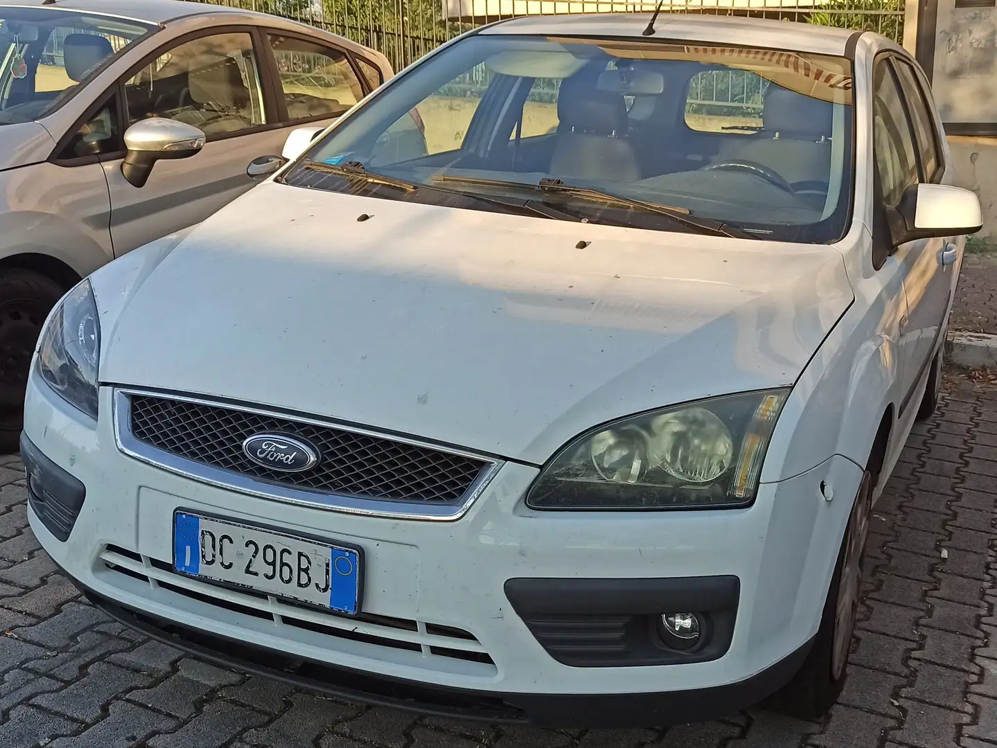 Ford Focus Focus II 2005 SW Style Wagon 1.6 tdci LE 90cv Bianco - 1
