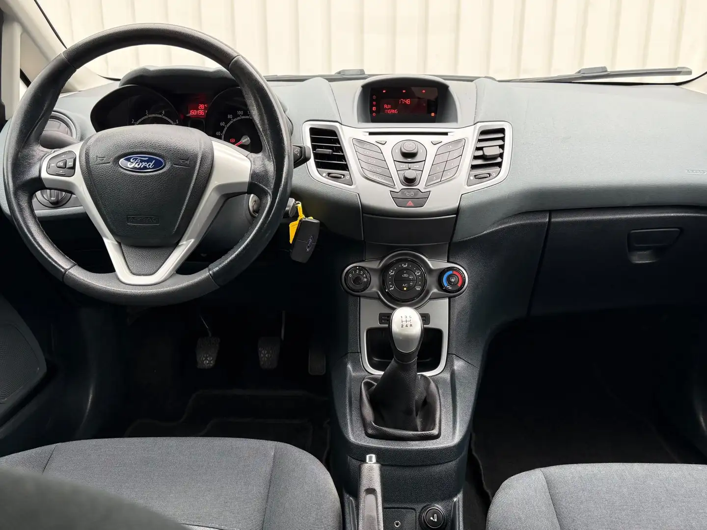 Ford Fiesta 1.25 Trend Trekhaak,Airco,Stoelverwarming,Elektris Grijs - 2