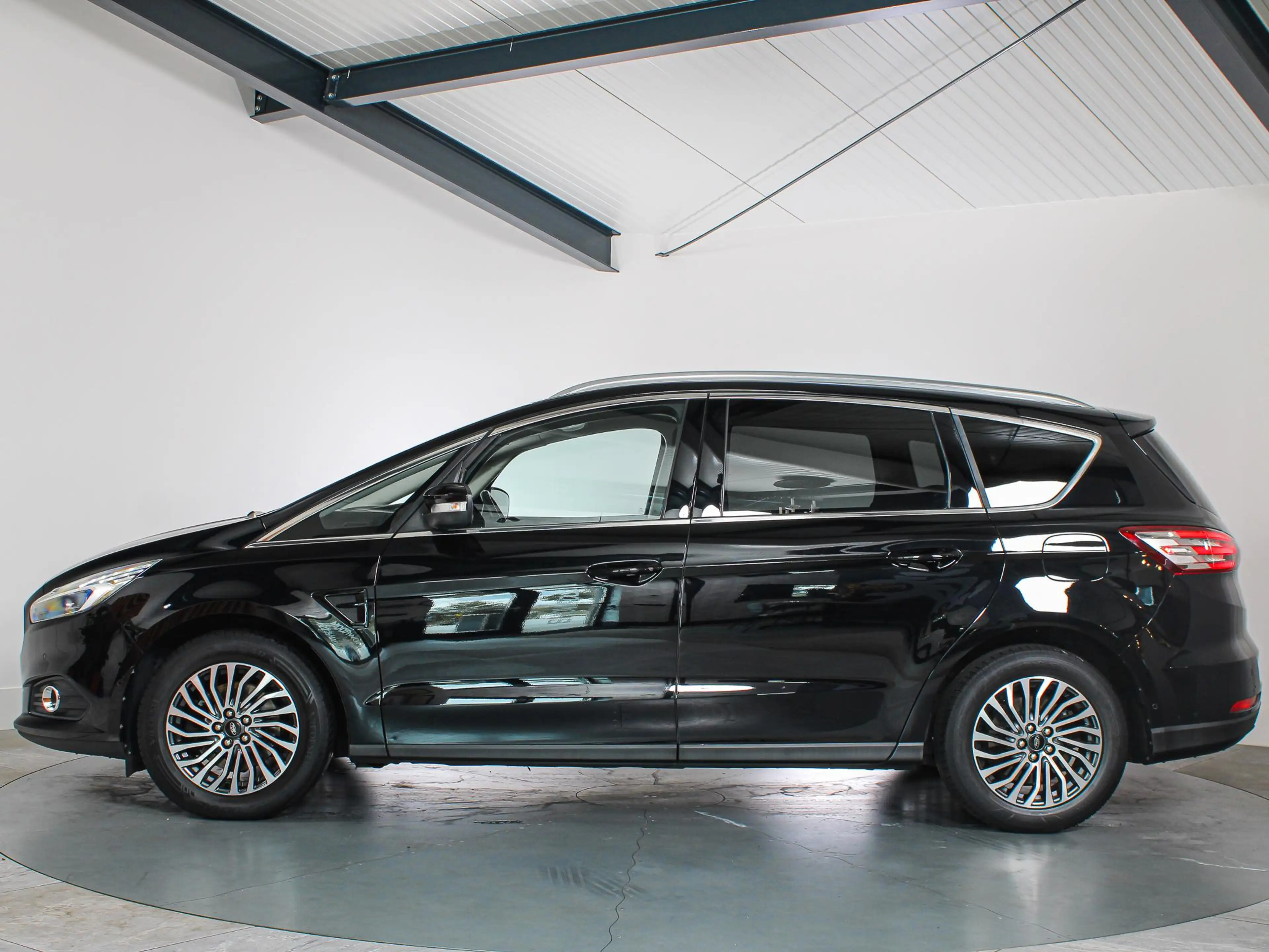Ford S-Max 1.5 ST-Line 7-Persoons Cruise Control, Camera, App — photo 9