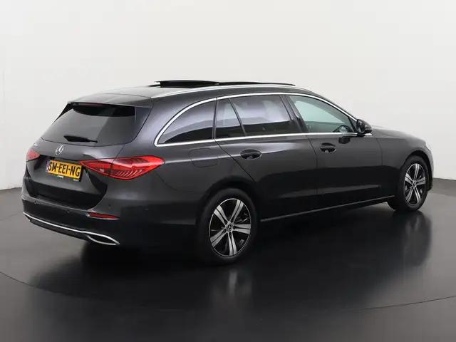 Mercedes-Benz C-Class view 4