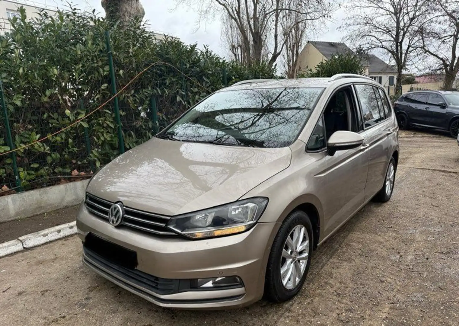 Volkswagen Touran 1,6tdi 7 PLACE boîte auto Beige - 1
