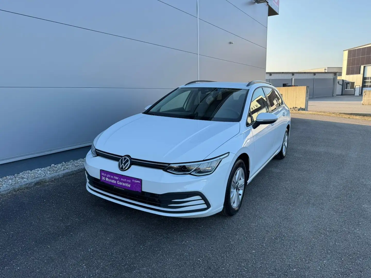 Volkswagen Golf Variant 2,0 TDI Life **AHK**ACC**RFK**GARANTIE** Weiß - 1