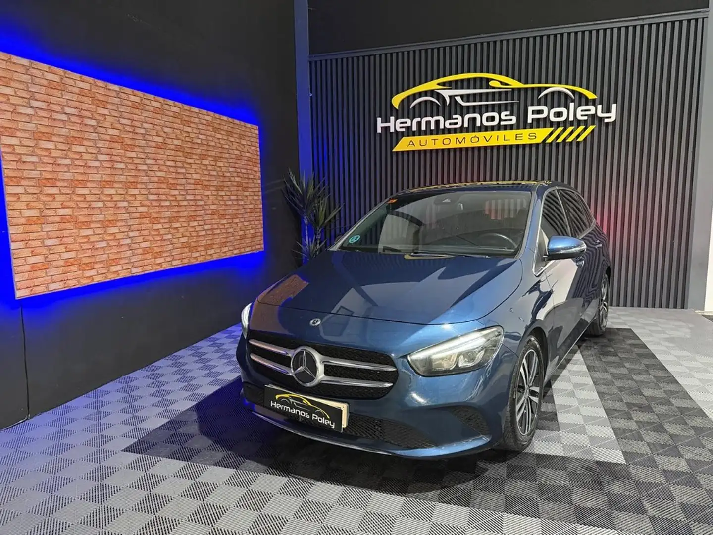 Mercedes-Benz B 180 d Blau - 1