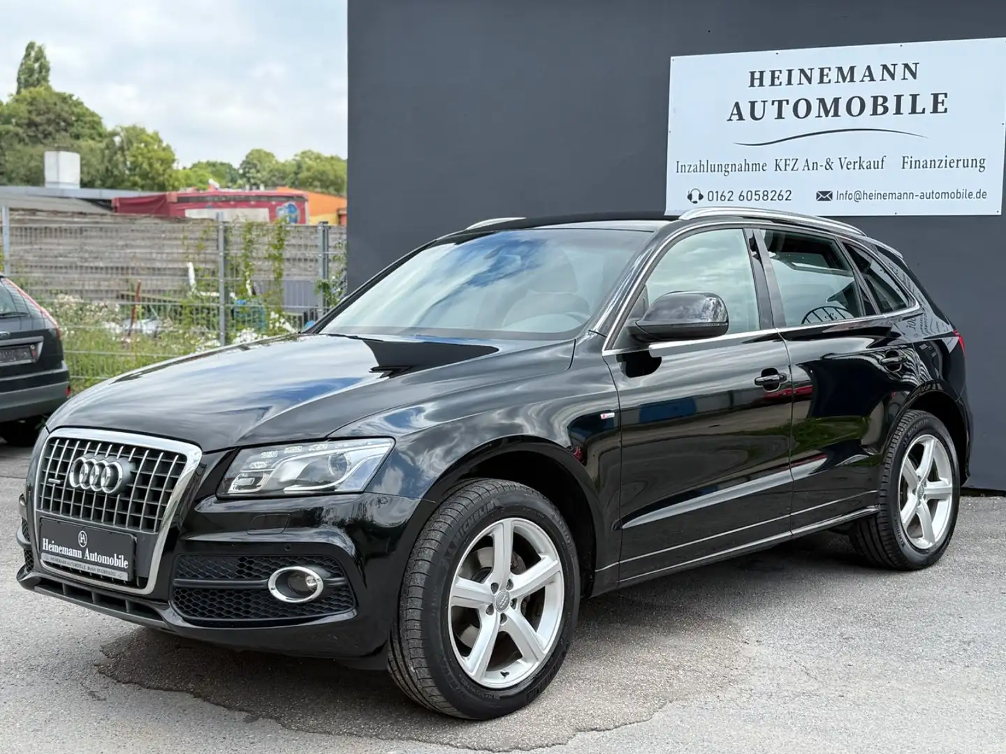 Audi Q5 2.0 TDI S-Line Quattro *1-HAND*LEDER*NAVI*TOP Чорний - 2