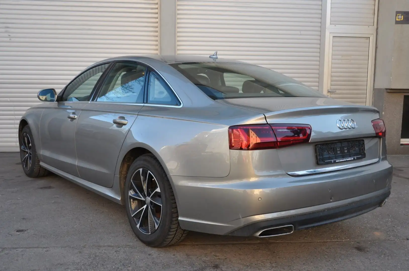 Audi A6 Lim. 2.0 TDI ultra Xenon Leder Alu Beige - 2