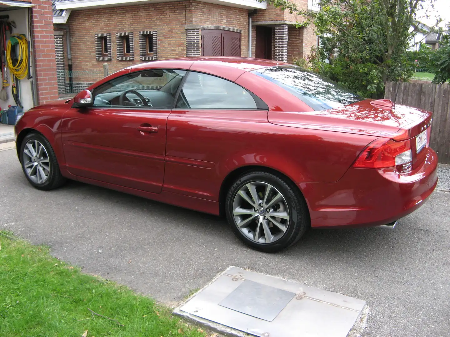 Volvo C70 C70 D3 Summum Rojo - 2