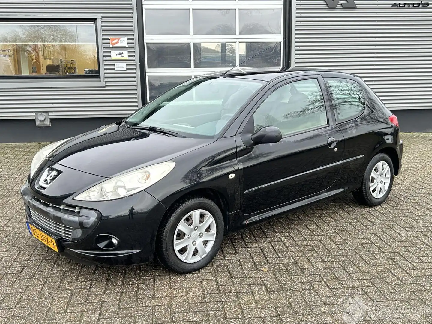 Peugeot Ostali 206+ 1.4 XS crna - 1