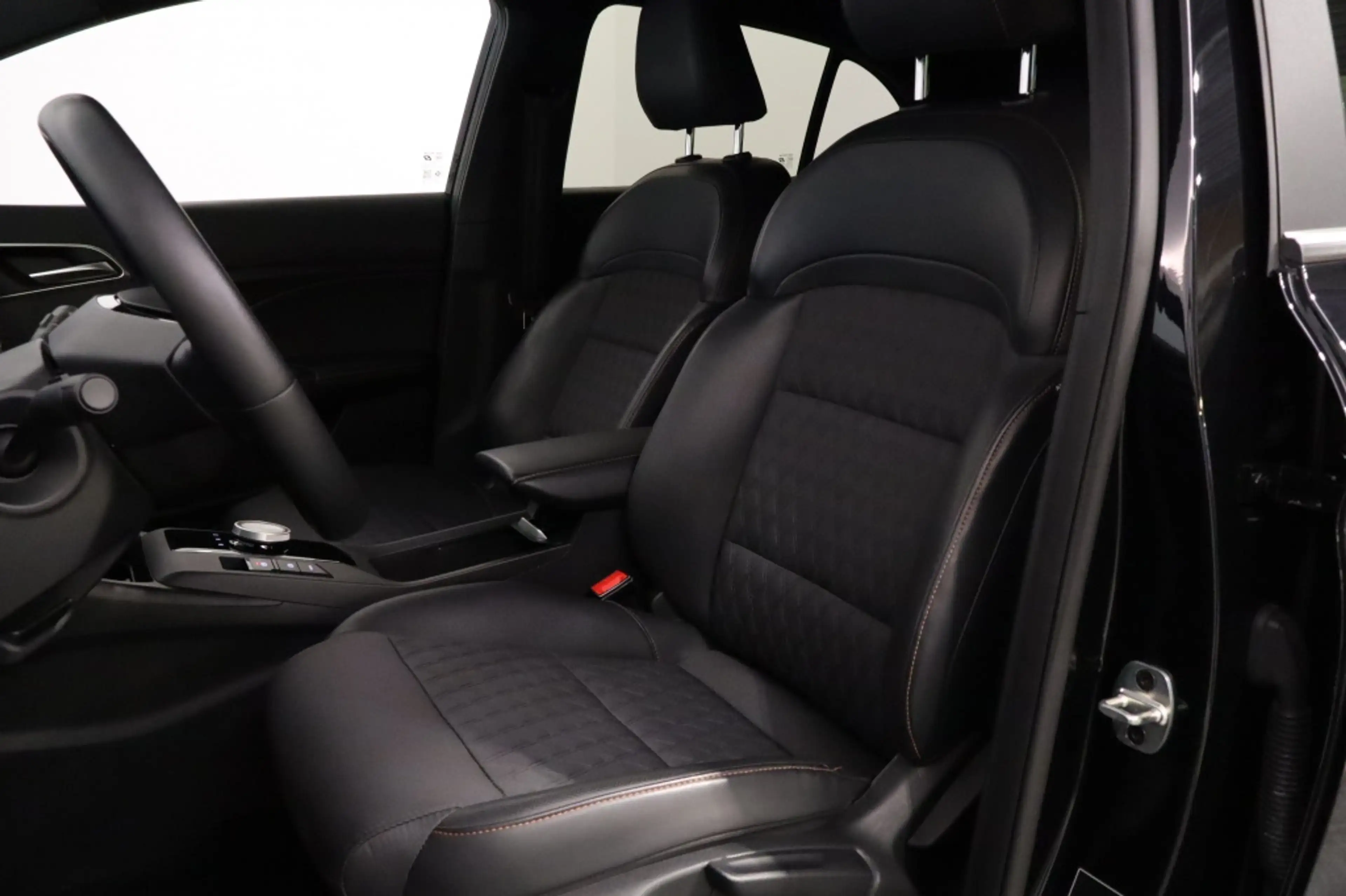 MG MG3 1.5 HYBRID+ Aut Luxury — photo 6