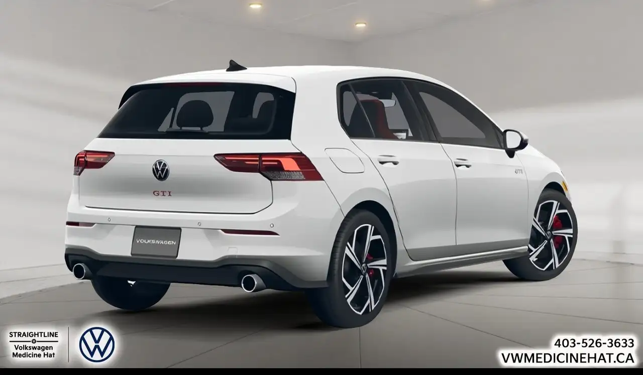 Volkswagen Golf GTI снимка Volkswagen Golf GTI