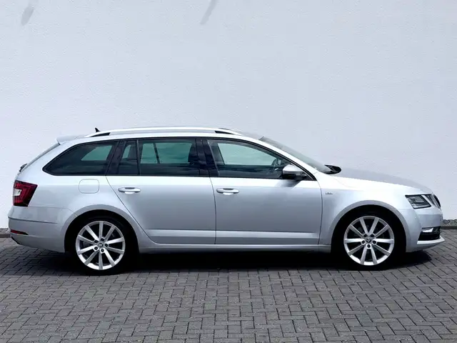 Skoda Octavia view 4