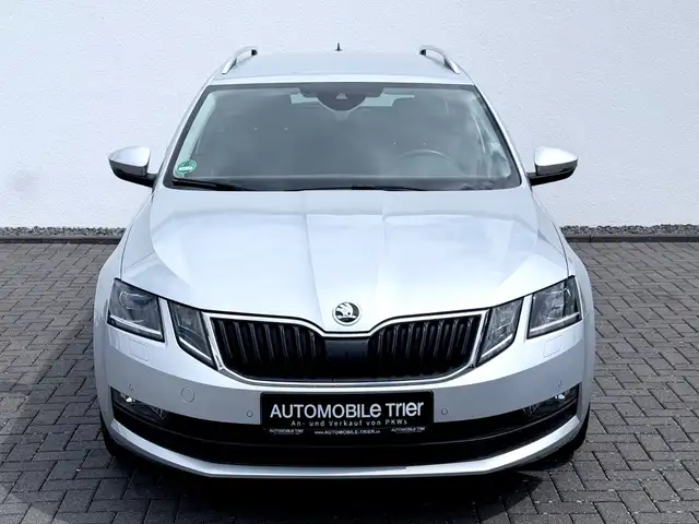 Skoda Octavia view 2