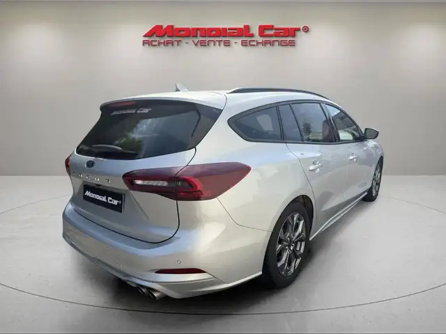 Ford Focus view 8