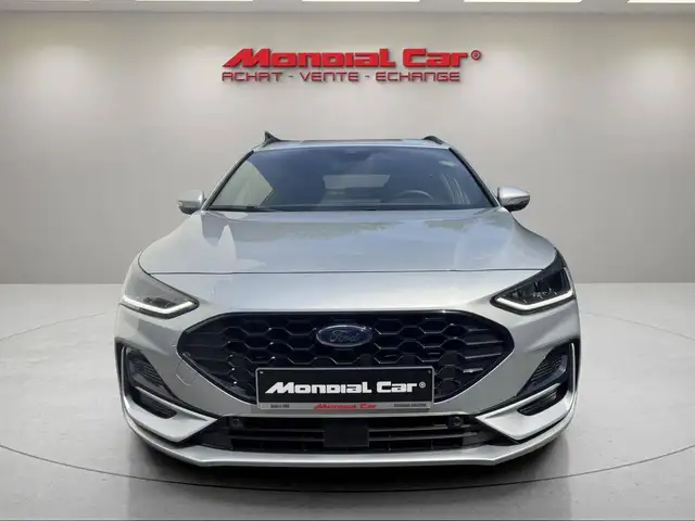 Ford Focus view 3