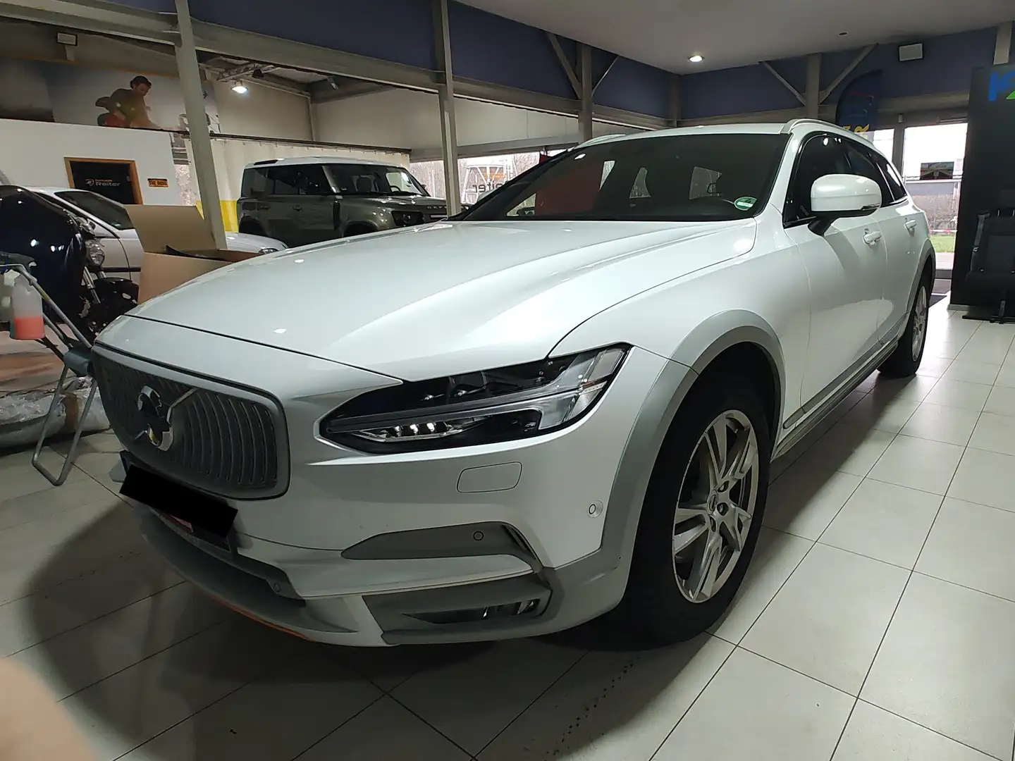 Volvo V90 Cross Country Ocean Race AWD Wit - 1