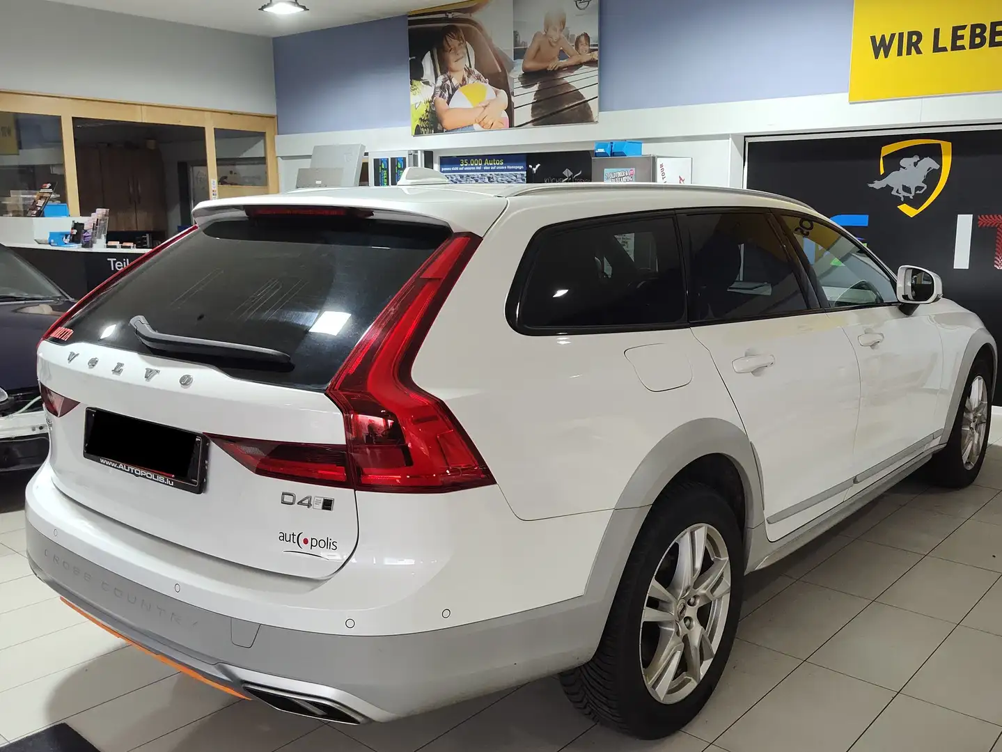Volvo V90 Cross Country Ocean Race AWD Wit - 2