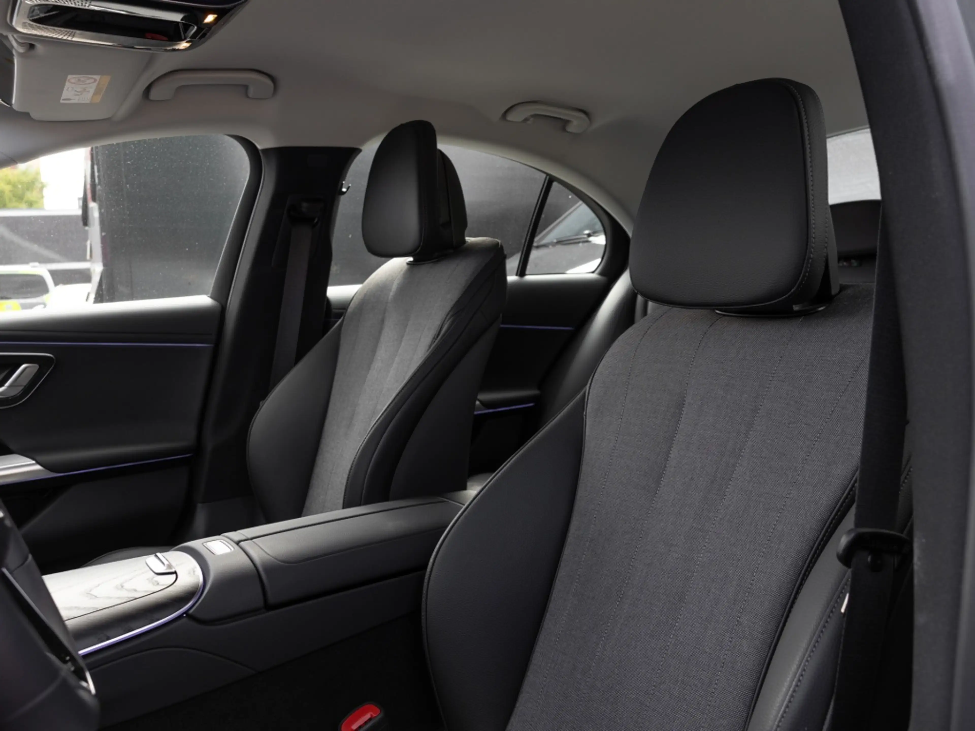 Mercedes-Benz E 200 4M , AVANTGARDE DISTR KAMERA SPUR PDC SHZ — photo 8