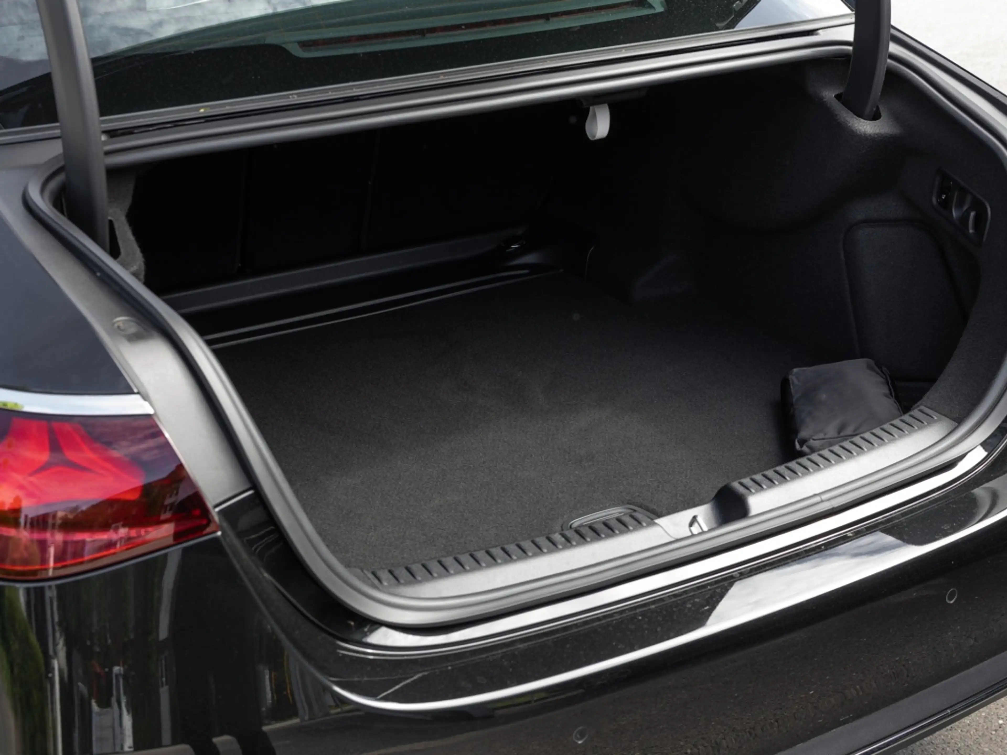 Mercedes-Benz E 200 4M , AVANTGARDE DISTR KAMERA SPUR PDC SHZ — photo 10