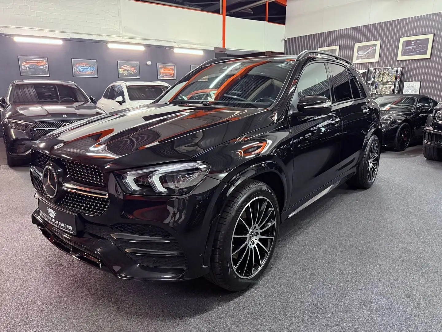 Mercedes-Benz GLE 400 d 4M AMG DISTR/PANO/BURMEST/360°/AHK/KEY Schwarz - 1