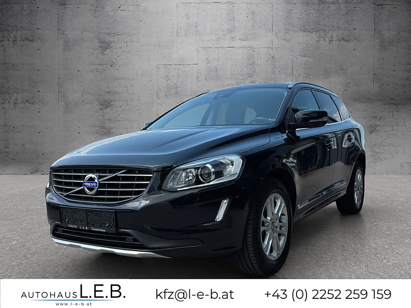 Volvo XC60 D5 AWD Summum Geartronic Schwarz - 1