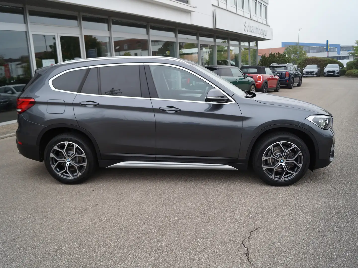 BMW X1 sDrive18d Aut. xLine * REIFEN/BREMSEN NEU * Grau - 2